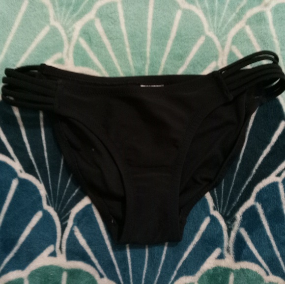 Bikini bottom bundle (xs & s) - Picture 3 of 8